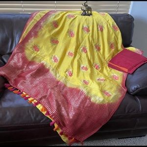 Handloom Woven  Silk Saree With Blouse Piece